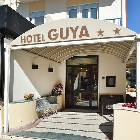 Hotel Guya Вараце Екстериор снимка
