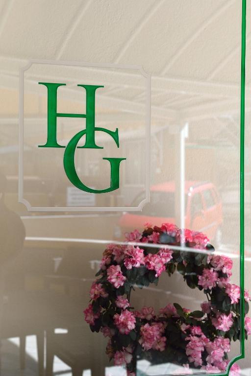 Hotel Guya Вараце Екстериор снимка