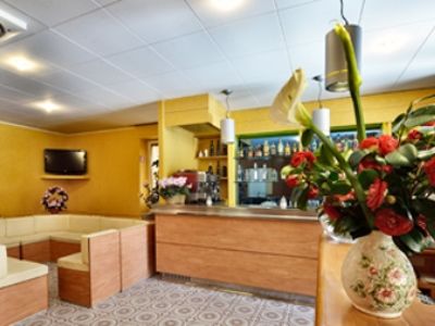 Hotel Guya Вараце Екстериор снимка